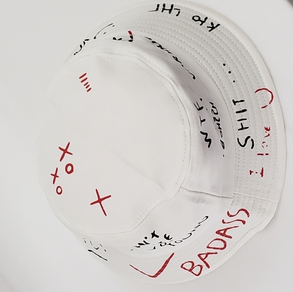 Graffiti Print Bucket Hat Black White - Picture 9 of 14